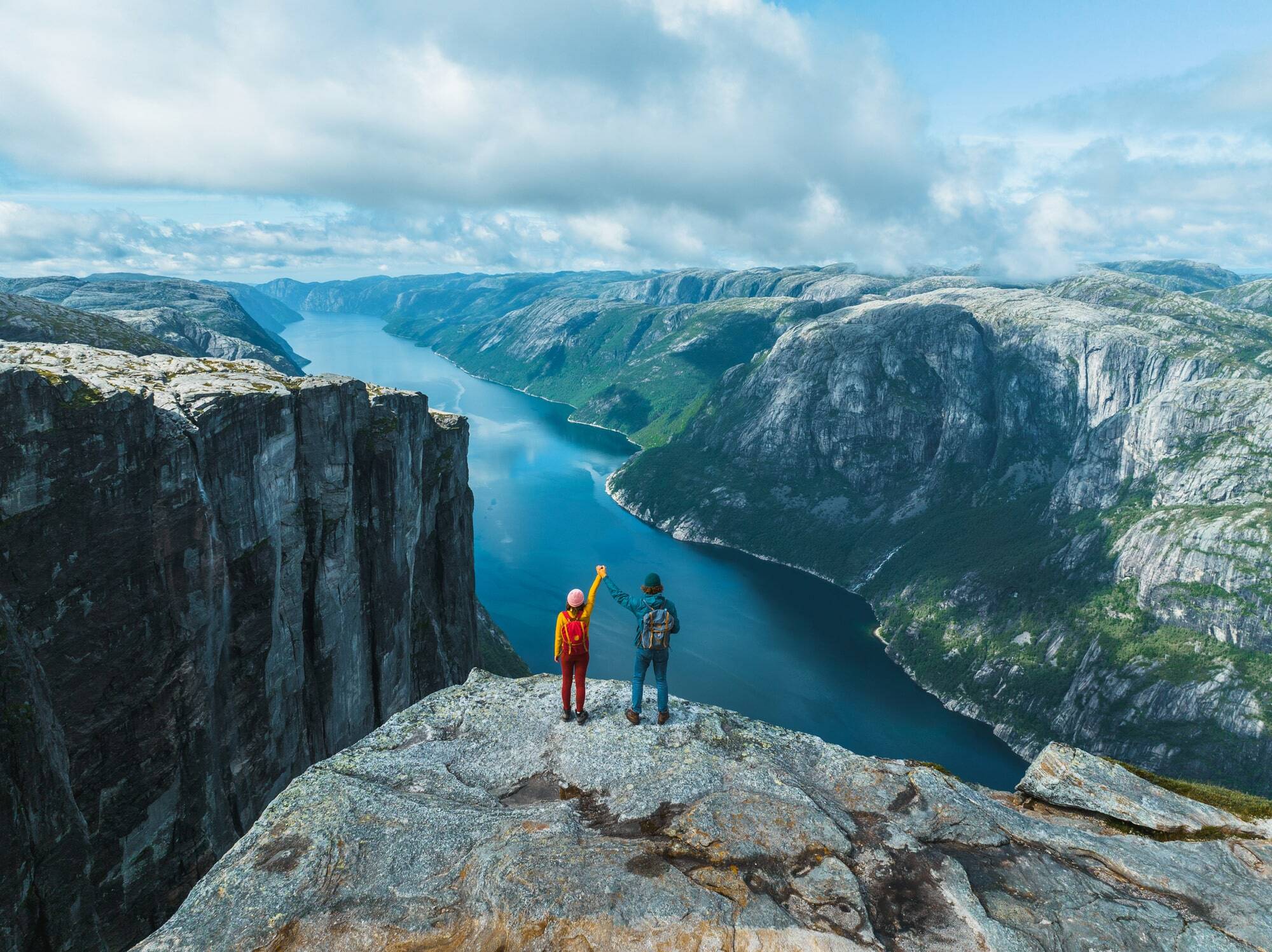 Traveling couple