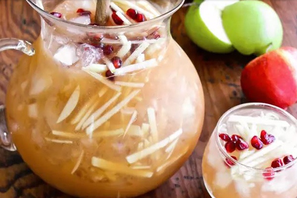 apple cider sangria